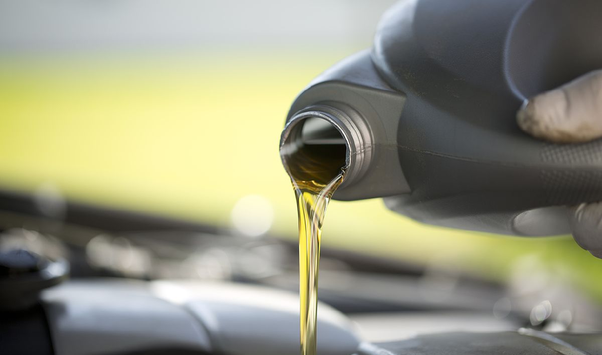 The Ultimate Guide to Engine Oil: Everything You Need to Know